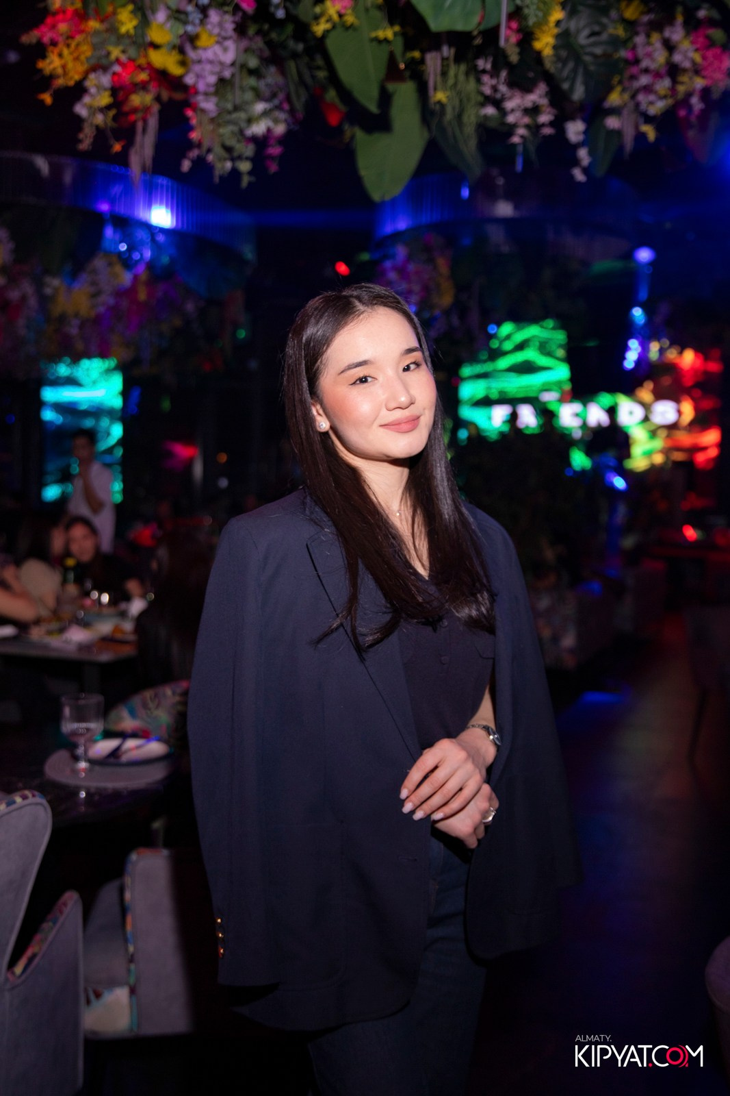 FRIENDS BAR & TERRACE. КИПЯТКОМ АЛМАТЫ! Фотосъемка мероприятий в Алматы