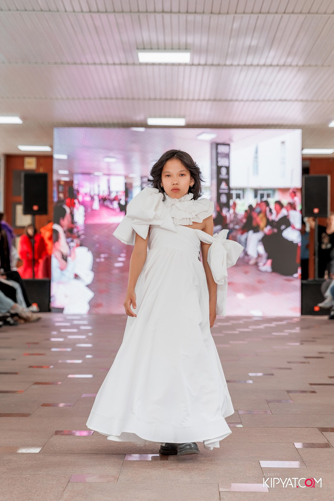 JUNIOR FASHION SHOW. КИПЯТКОМ АЛМАТЫ!