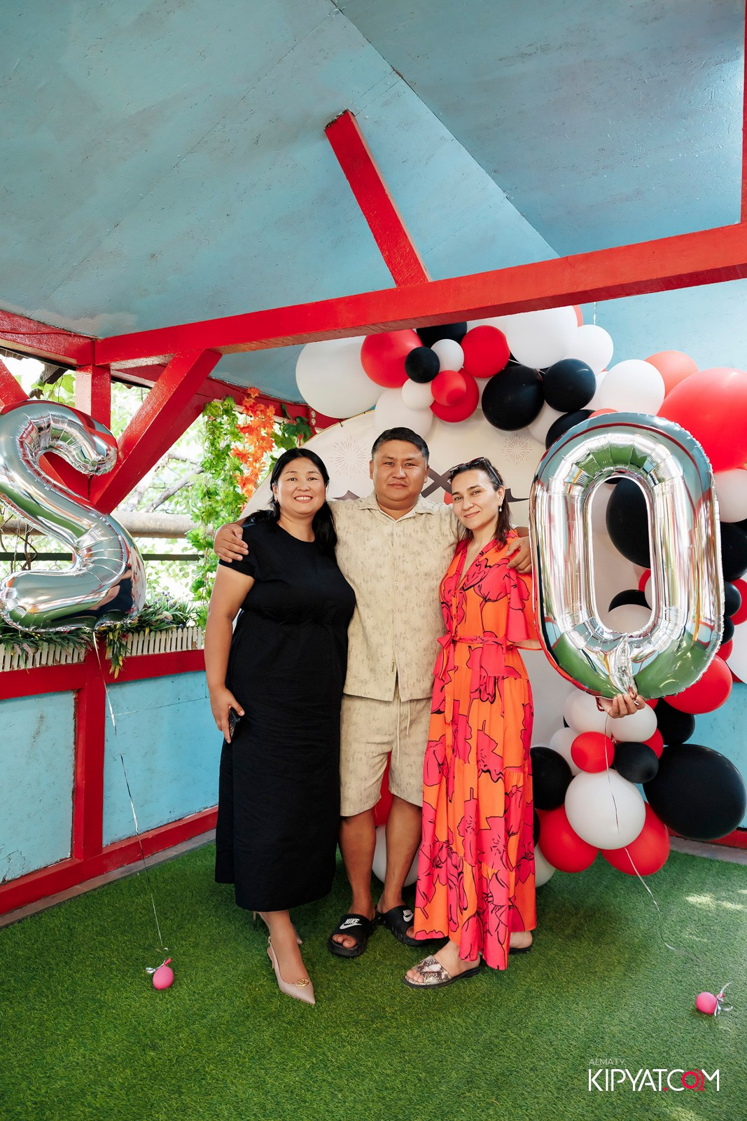 ЮБИЛЕЙ КАФЕ ТЯНЬ-ШАНЬ — 20 ЛЕТ. КИПЯТКОМ АЛМАТЫ!