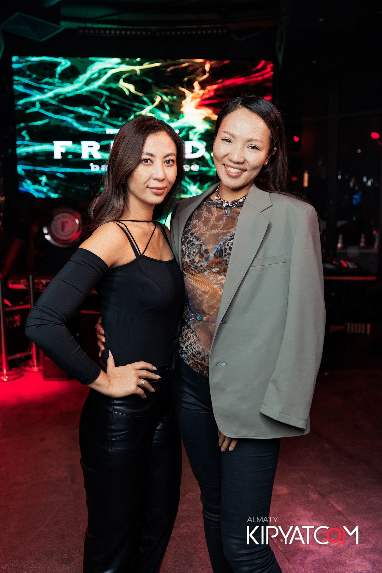 FRIENDS TERRACE & BAR. КИПЯТКОМ АЛМАТЫ! Фотосъемка мероприятий в Алматы