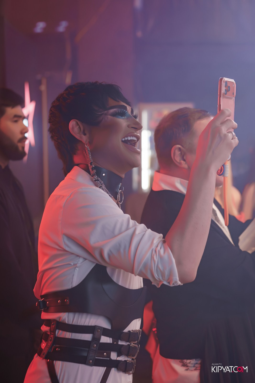 НОЧНОЙ КЛУБ ICON. КИПЯТКОМ АЛМАТЫ!