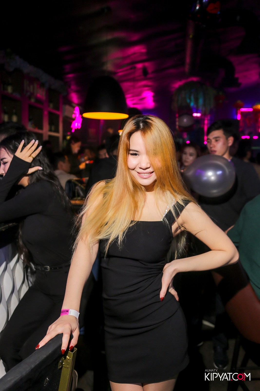 UYAT EMES BAR. КИПЯТКОМ АЛМАТЫ!