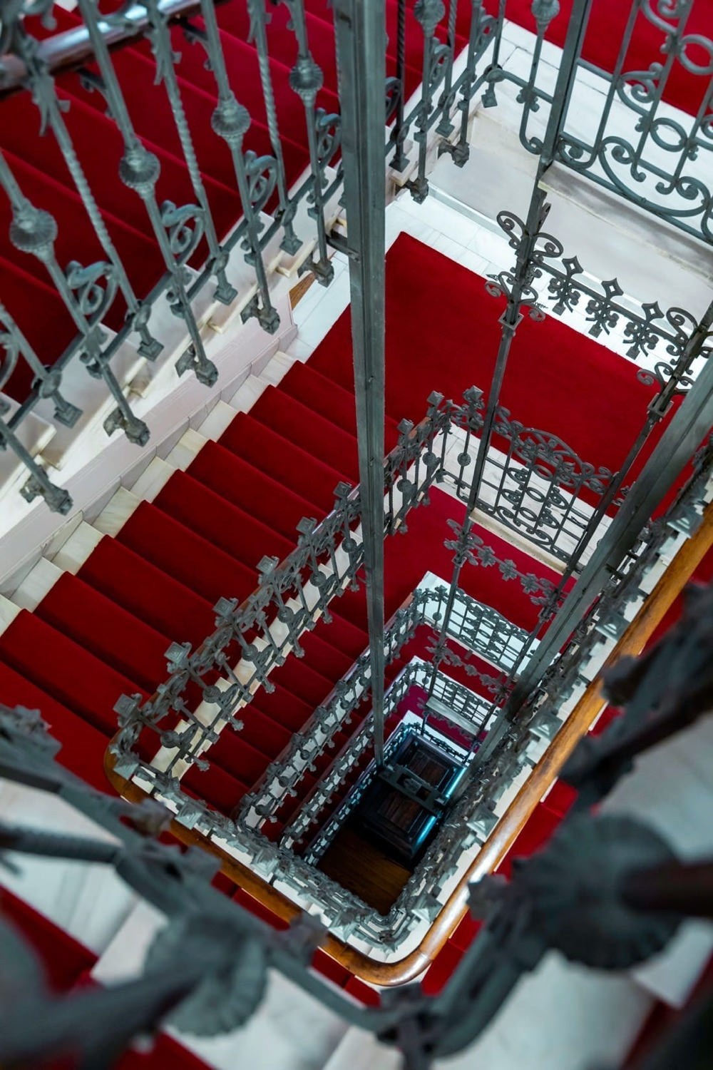 World of Staircases — personal project of photographer Vadim Sherbakov. Vadim Sherbakov Portfolio