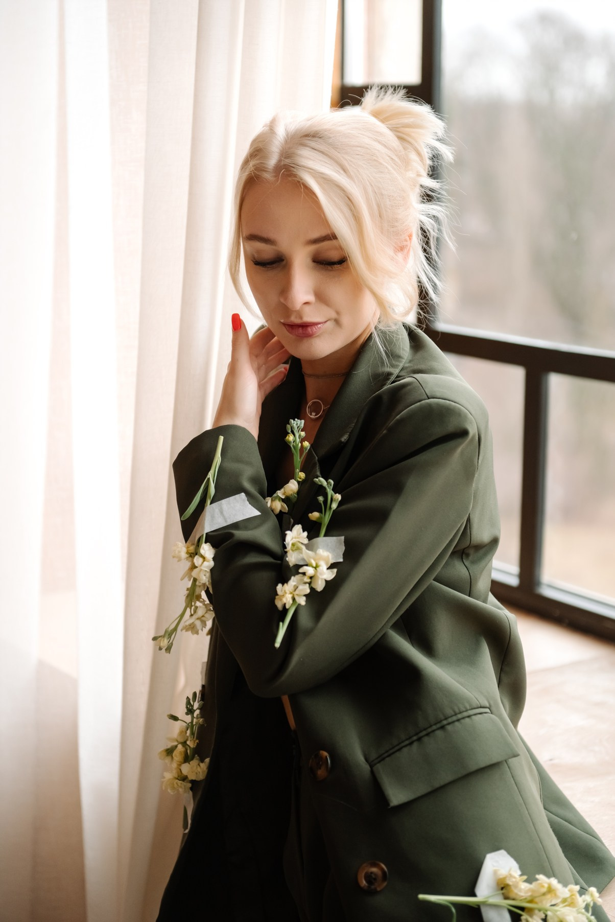 Индивидуальная. Деловой образ с цветами. Свадебный и сеейный фотограф в Санкт-Петербурге Елена Худякова