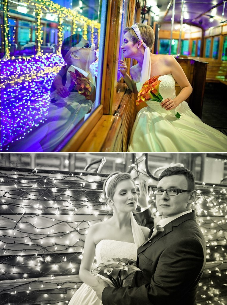 невеста с оранжевым букетом смотрит на жениха сквозь окно старинного вагона 