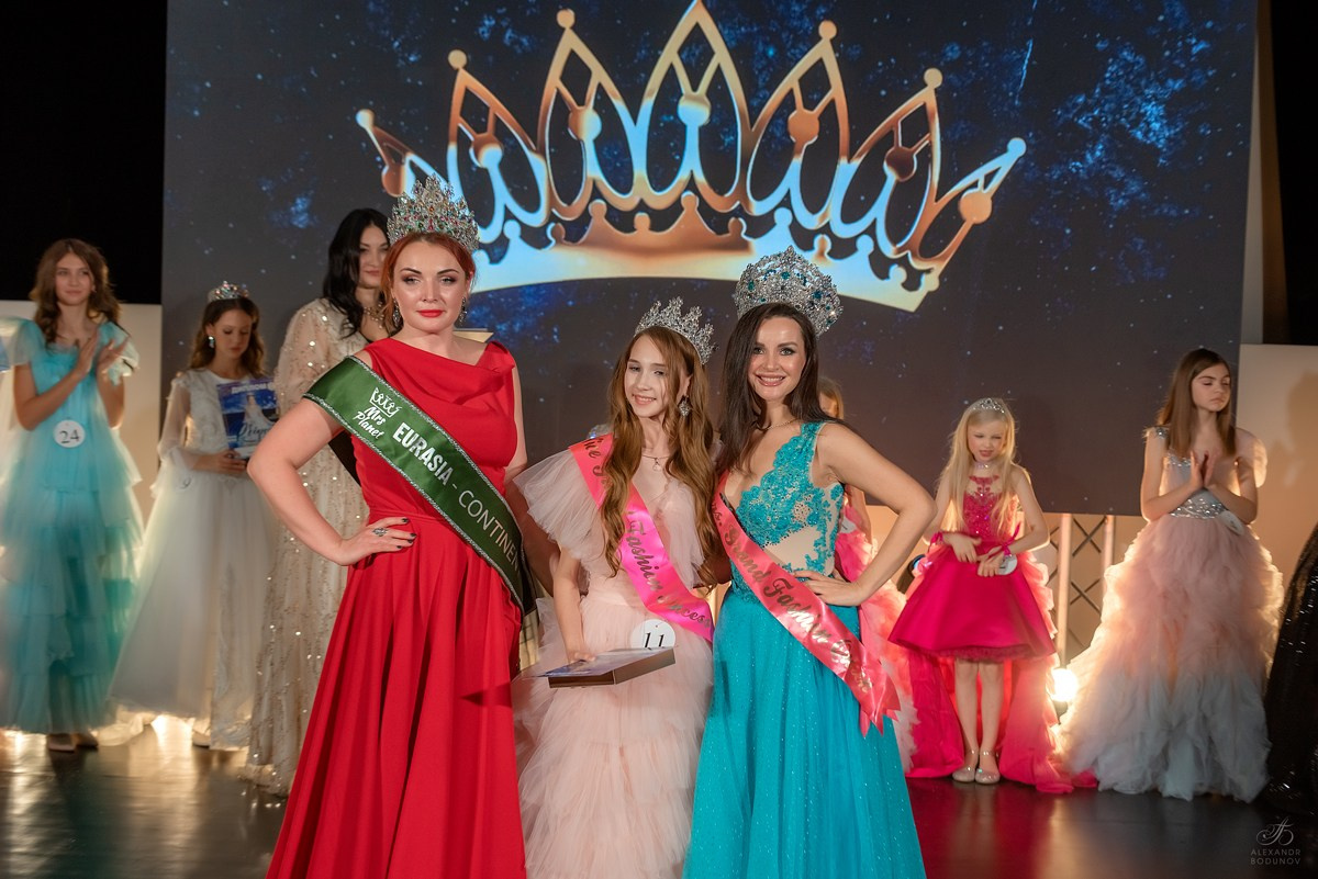 GrandFashionShow2024. Семейный и коммерческий фотограф в Сочи Александр Бодунов