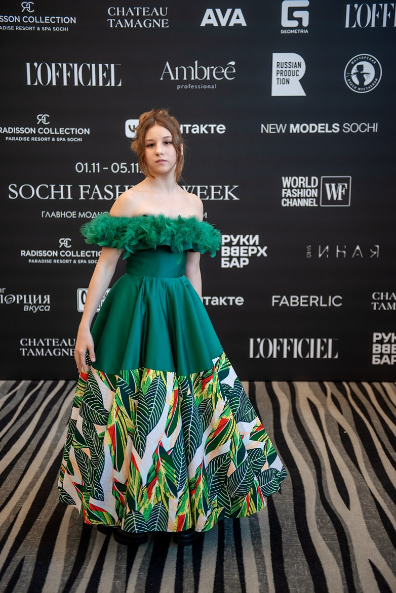 SochiFashionWeek2024 дизайнер Юлия Крылова. Семейный и коммерческий фотограф в Сочи Александр Бодунов
