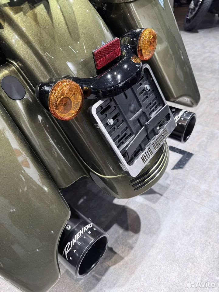 Купить Harley-Davidson 2017 Road King (Olive Gold) (Touring) — подробнее на сайте. Hello Davidson, Москва. Только хорошие мотоциклы…