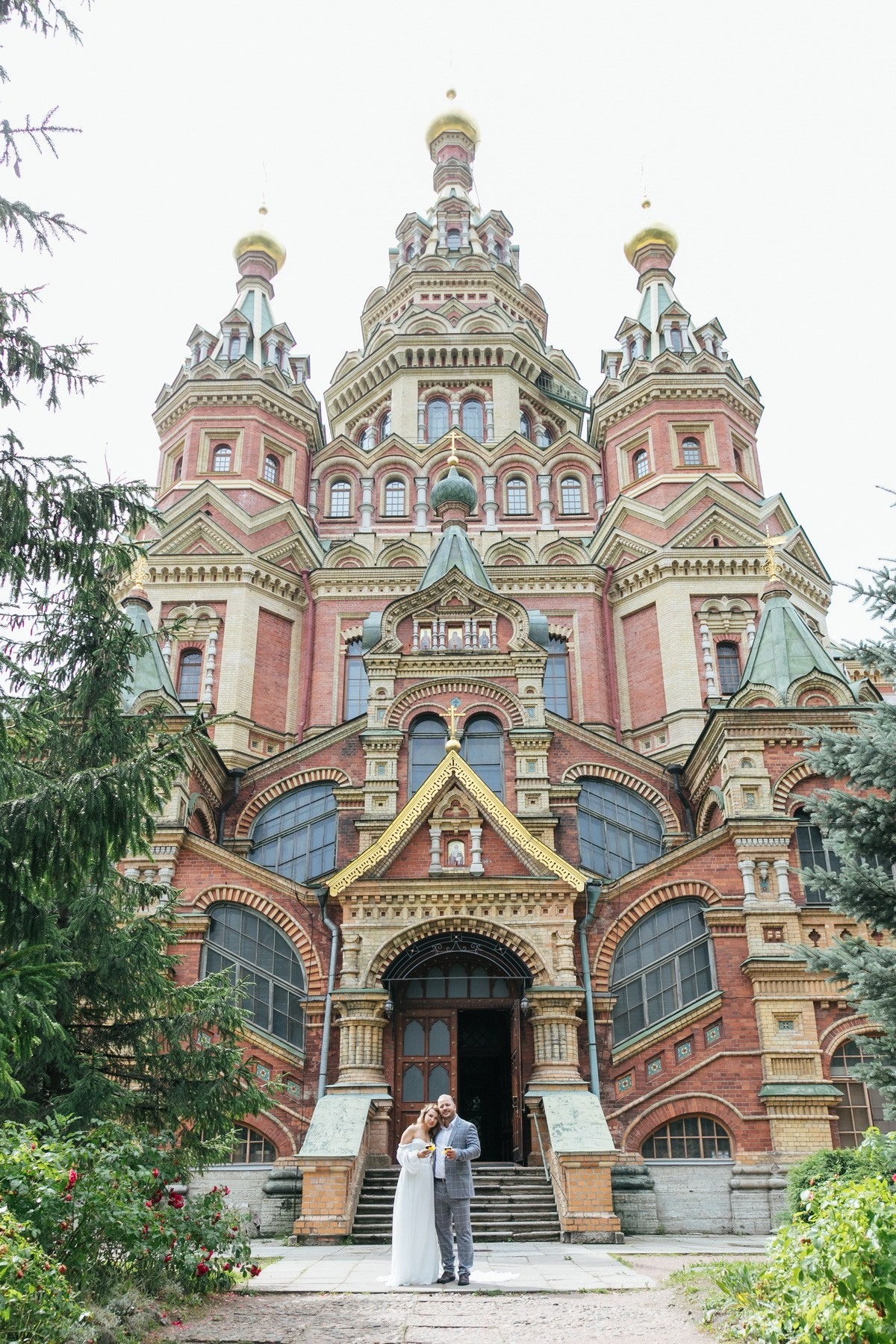 Свадебная регистрация и микропрогулка в Петергофе. Фотограф крещение венчание в Петербурге! Помогает подобрать храм и посоветовал душевного батюшку в СПб