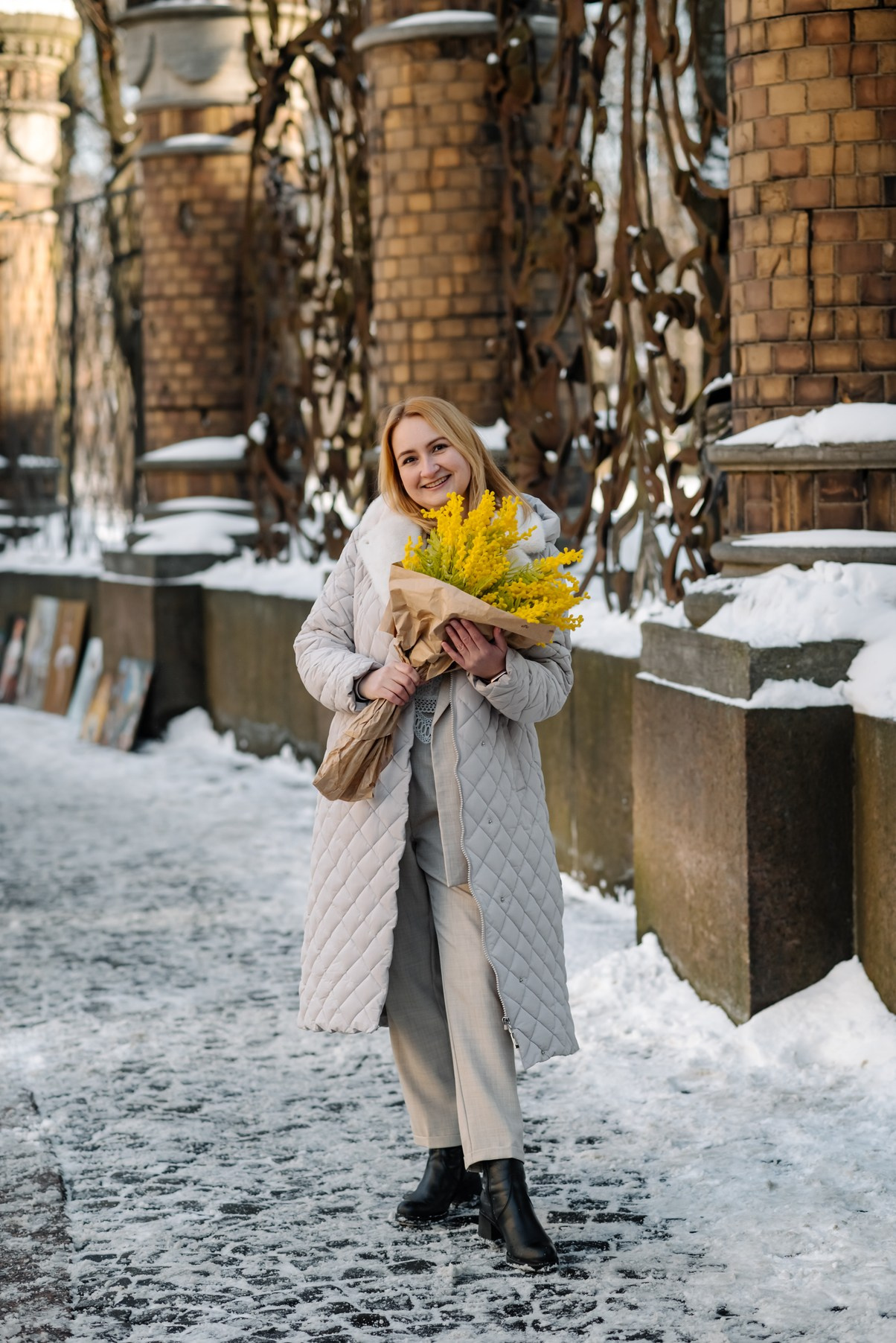 Прогулка с цветами по улицам и каналам. Свадебный и семейный фотограф в Санкт-Петербурге Елена Худякова