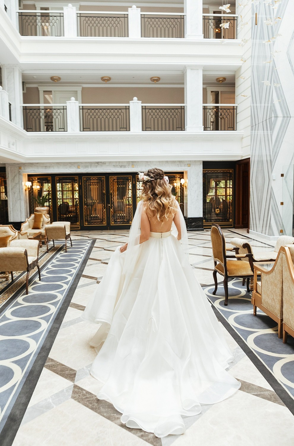 свадебное платье в спб, найти свадебный салон, букет для невесты, хороший ведущий на свадьбу, костюм для жениха, платье для невесты,  подшить свадебное платье, ателье свадебное, фотограф на свадьбу, выпуск, праздник, венчание