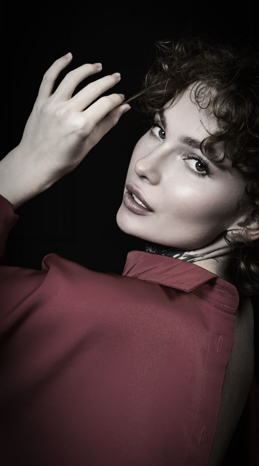 Красная рубашка. Мобильный фотограф Дмитрий Шпуров | KIREVAS