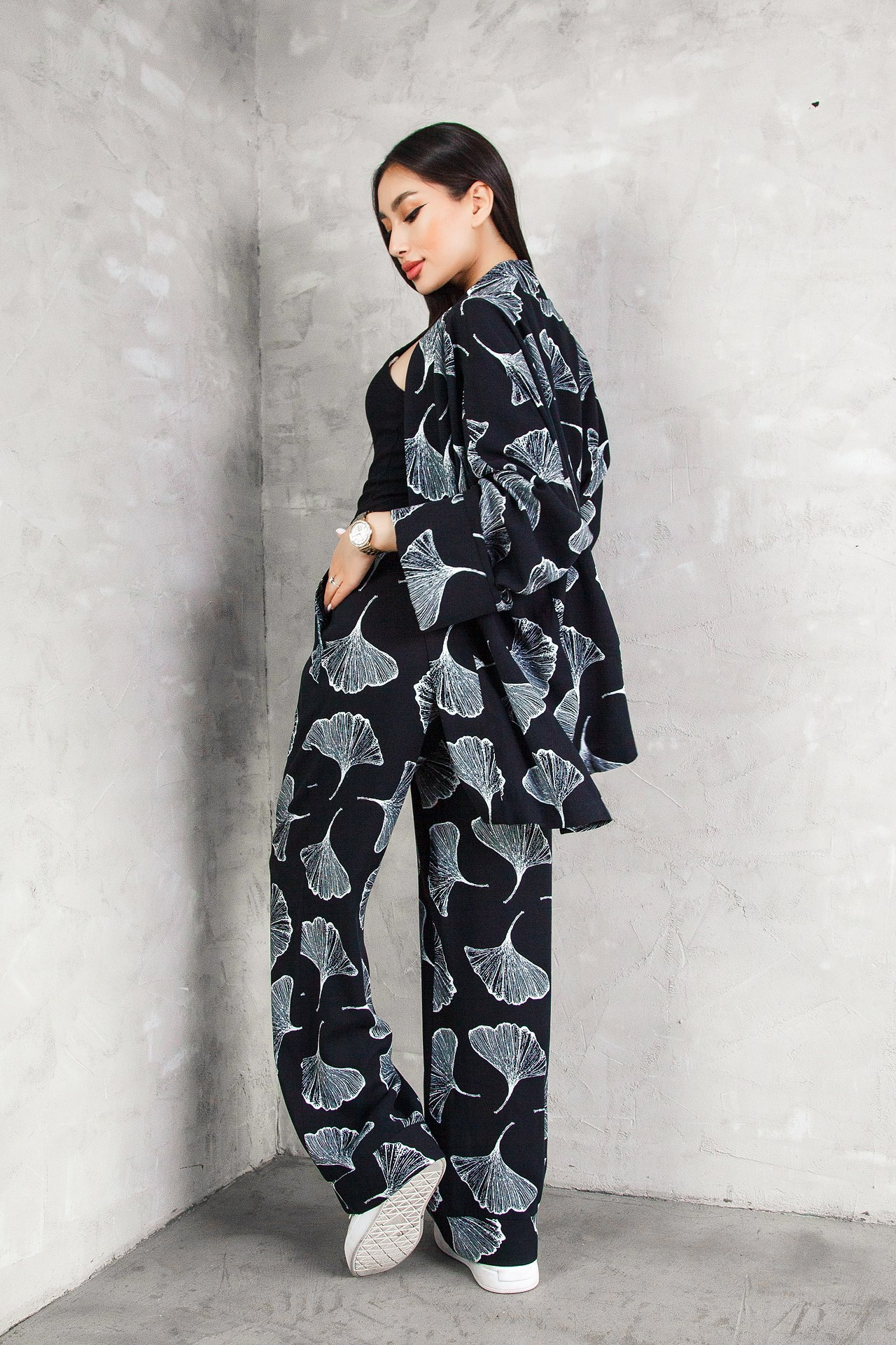 Реклама женской одежды. Натан Супервайзер по Продакшену