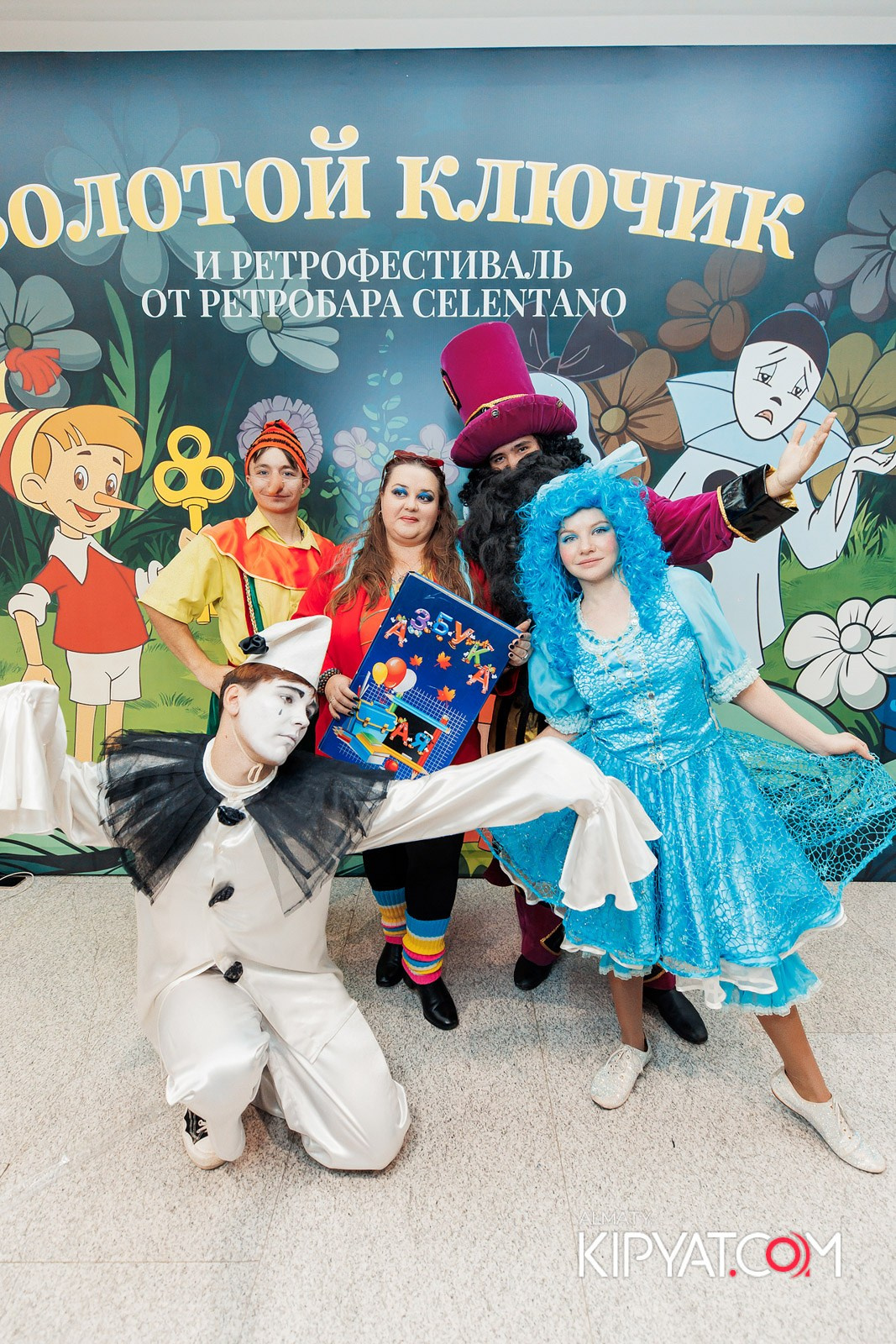 ЗОЛОТОЙ КЛЮЧИК И РЕТРОФЕСТИВАЛЬ ОТ РЕСТОБАРА CELENTANO. КИПЯТКОМ АЛМАТЫ!