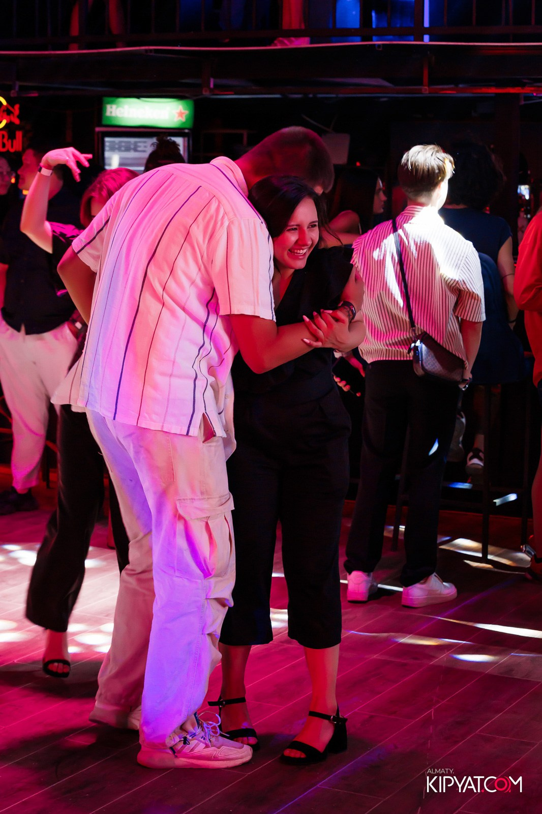 НОЧНОЙ КЛУБ ICON. КИПЯТКОМ АЛМАТЫ!
