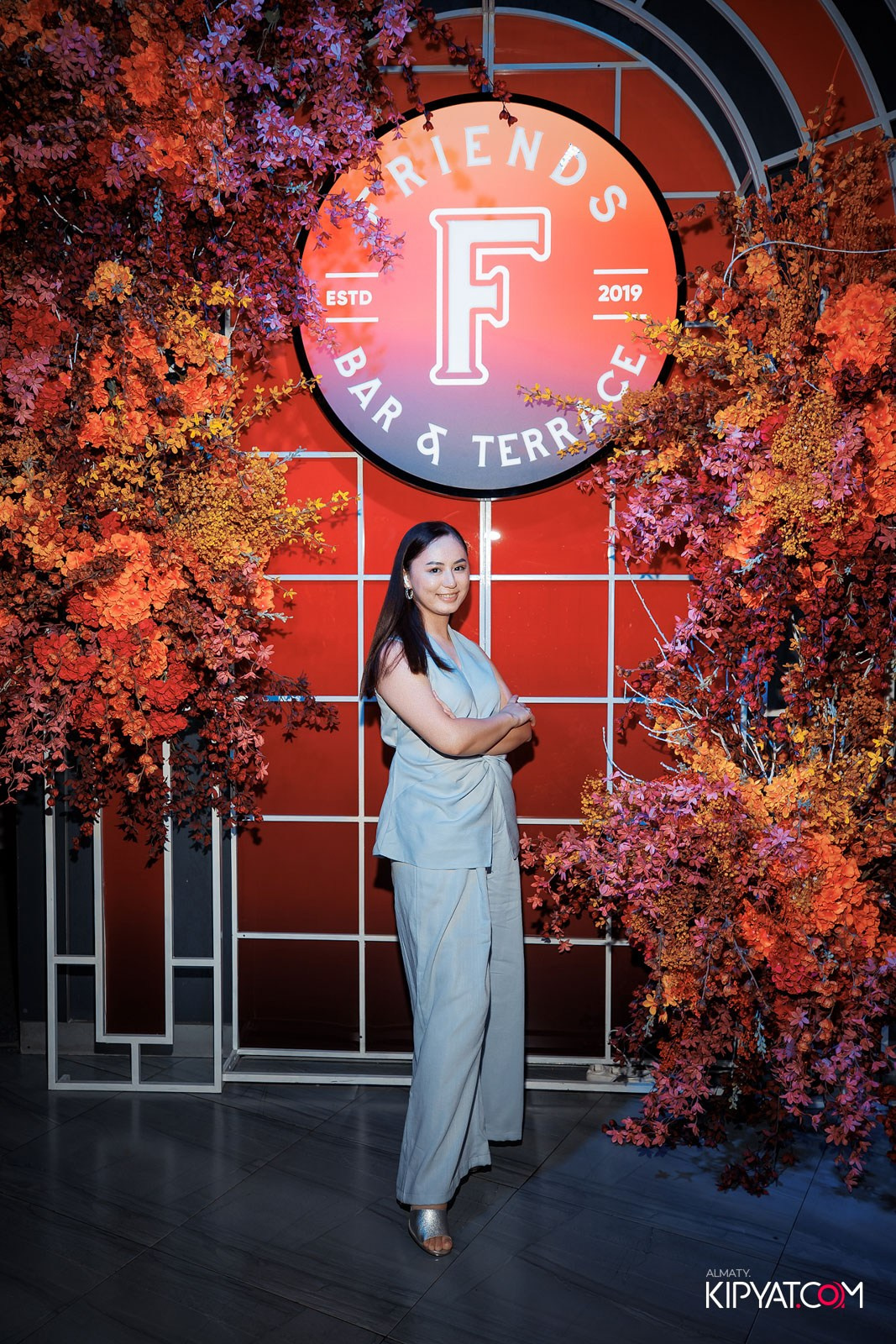 FRIENDS BAR & TERRACE. КИПЯТКОМ АЛМАТЫ!