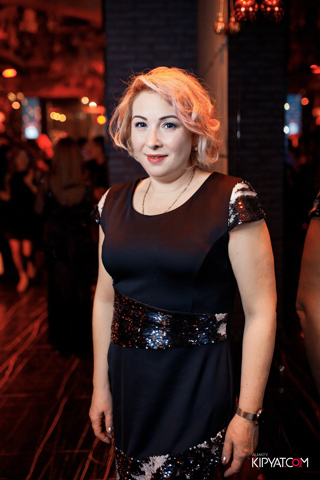 БАР ПАНАЕХАЛИ НА ТОЛЕ БИ. КИПЯТКОМ АЛМАТЫ!