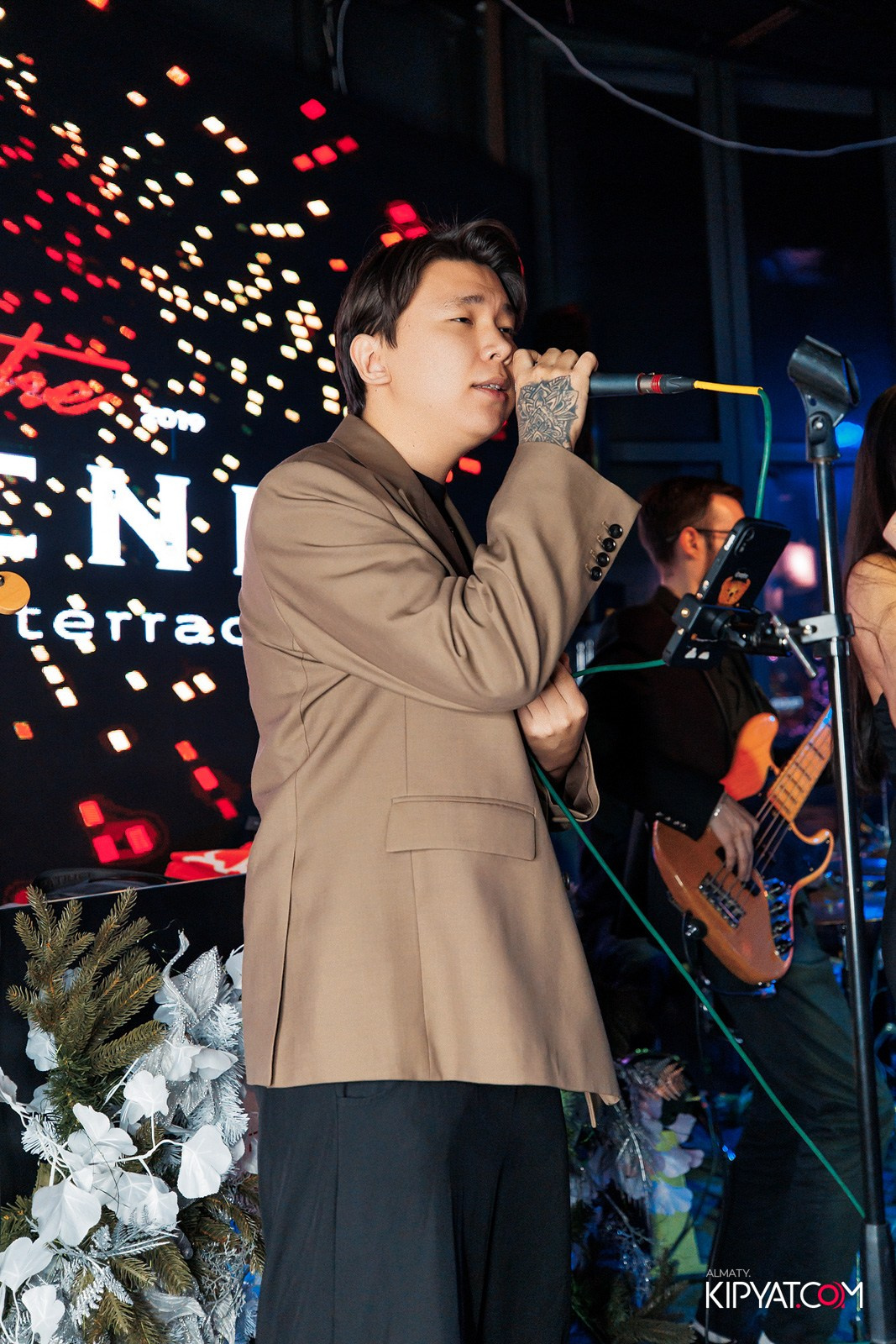 FRIENDS BAR & TERRACE. КИПЯТКОМ АЛМАТЫ!