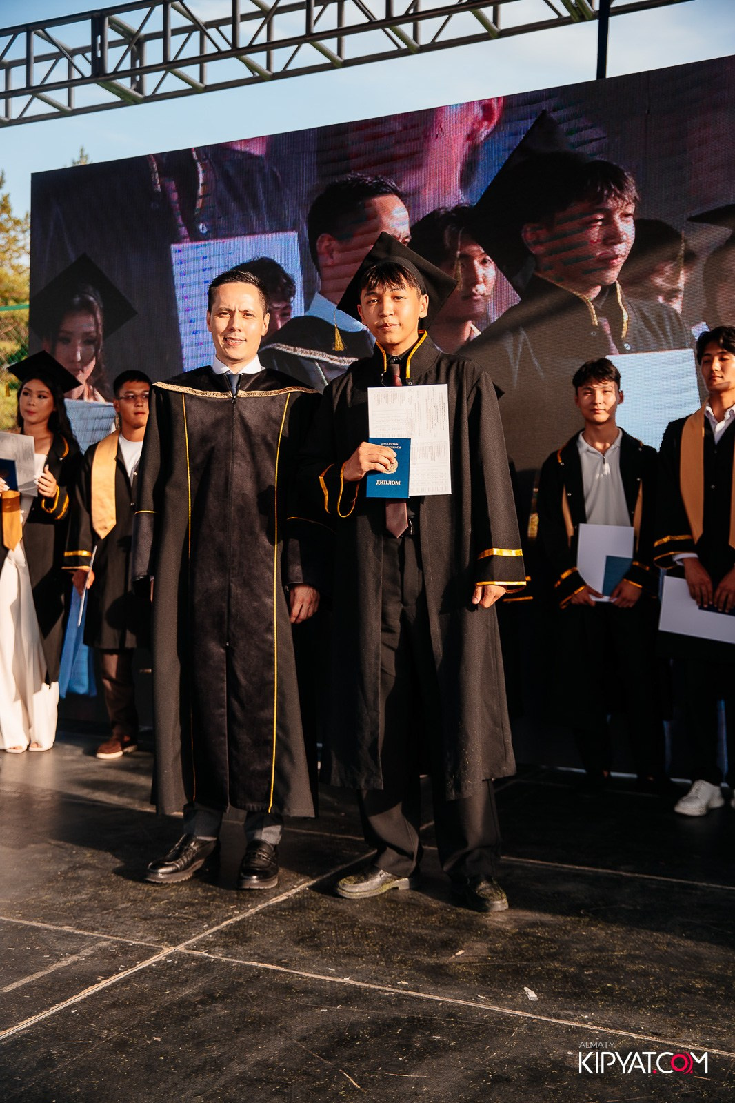 ВРУЧЕНИЕ ДИПЛОМОВ — НАРХОЗ КОЛЛЕДЖ. Part 3. КИПЯТКОМ АЛМАТЫ!