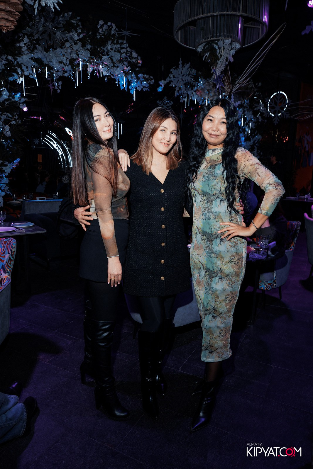 FRIENDS BAR & TERRACE. КИПЯТКОМ АЛМАТЫ!