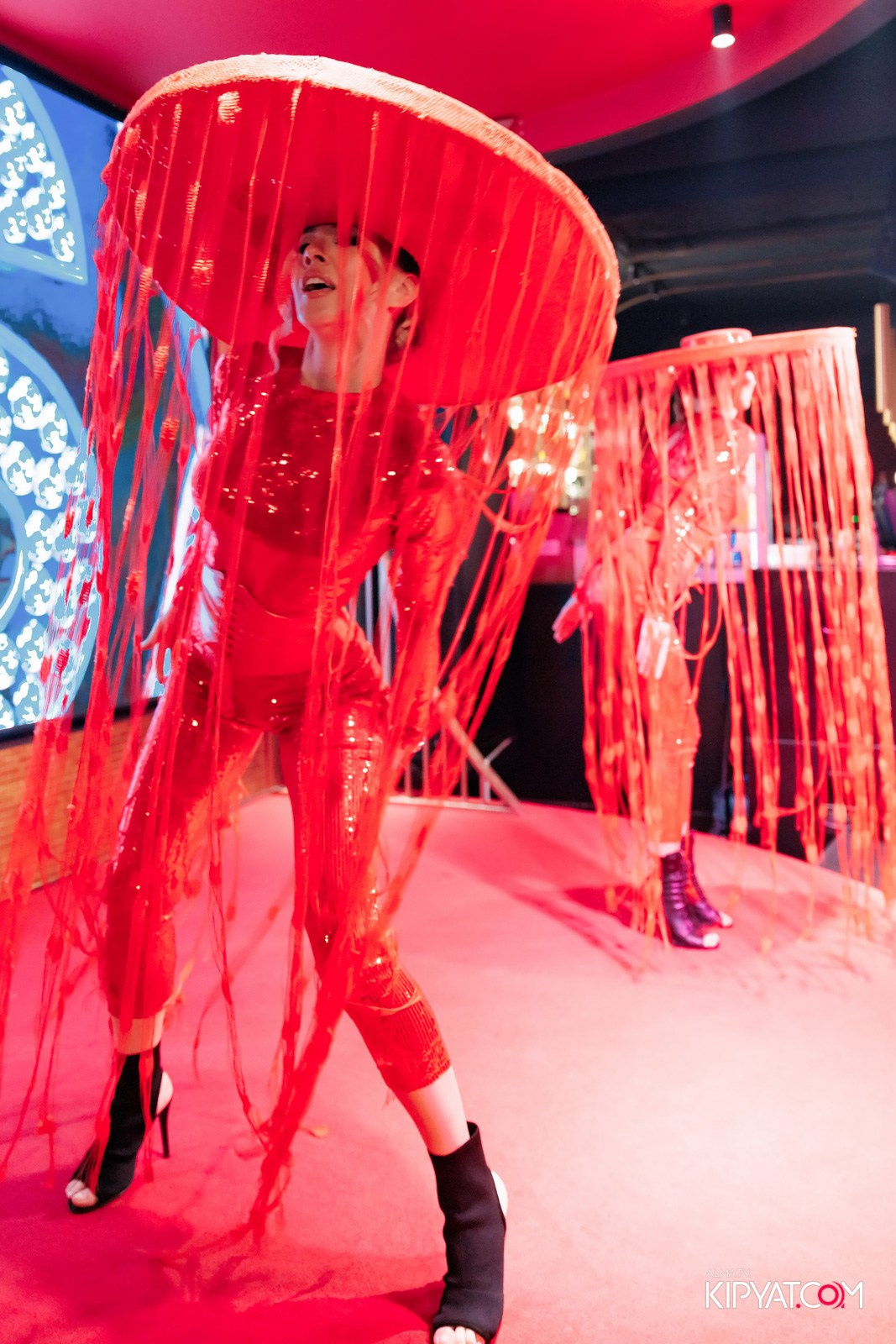 ЗАЯ, НА БИС. КИПЯТКОМ АЛМАТЫ!