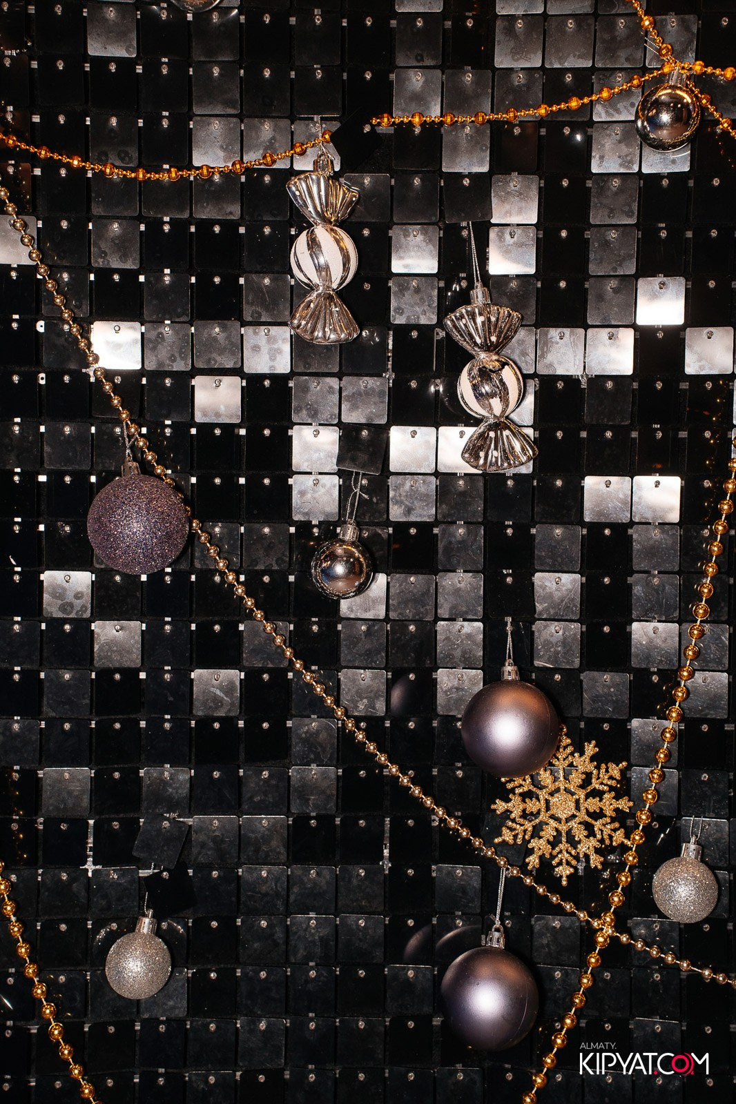 LAUREATE GRAND CAFÉ. КИПЯТКОМ АЛМАТЫ!