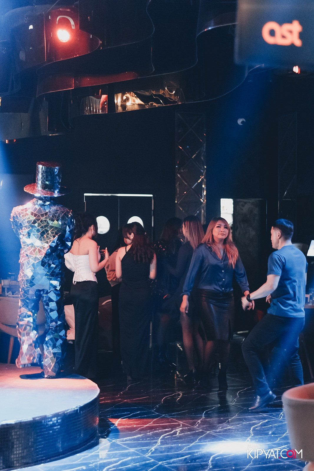 MOOD KARAOKE & TERRACE. КИПЯТКОМ АЛМАТЫ!