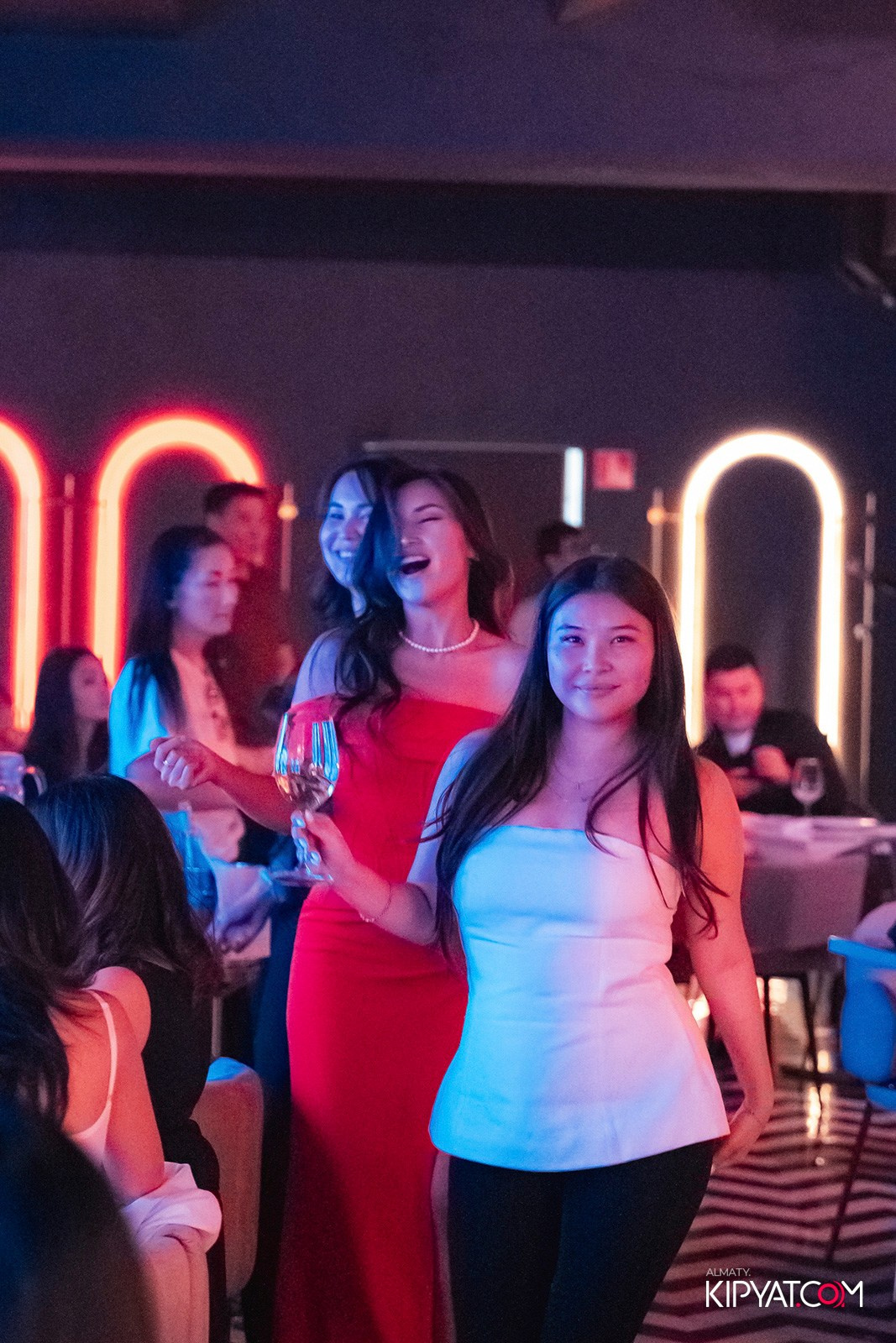 QUEEN. КИПЯТКОМ АЛМАТЫ!