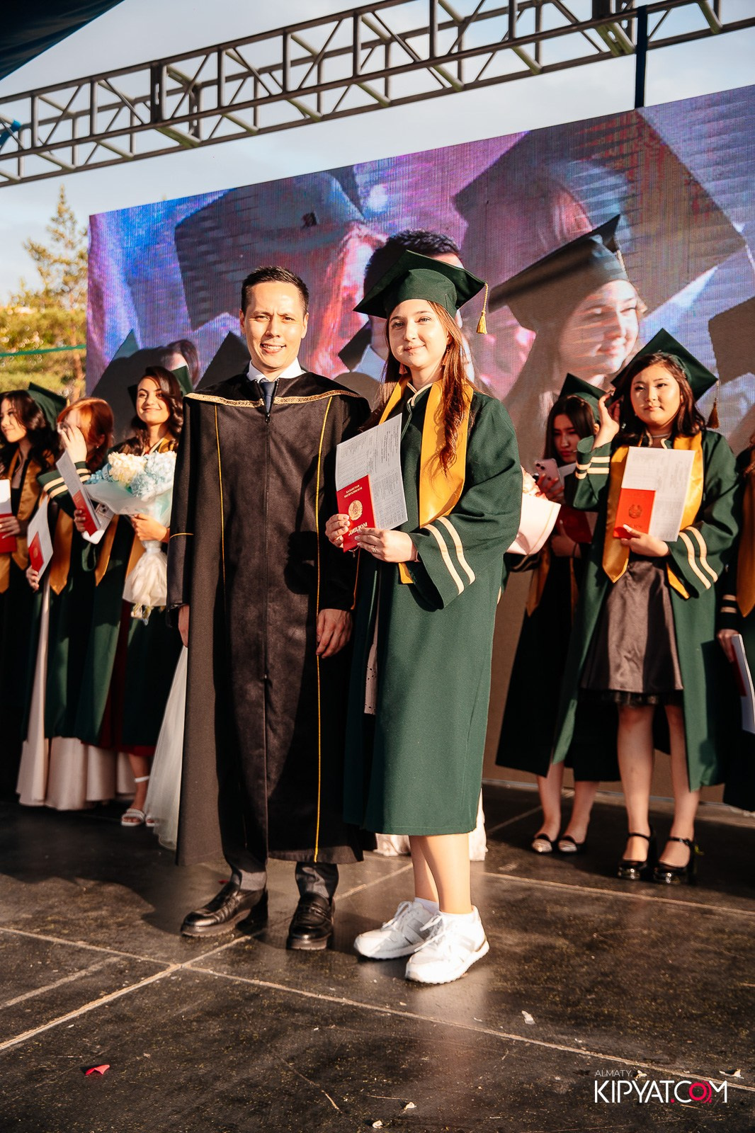 ВРУЧЕНИЕ ДИПЛОМОВ — НАРХОЗ КОЛЛЕДЖ. Part 3. КИПЯТКОМ АЛМАТЫ!