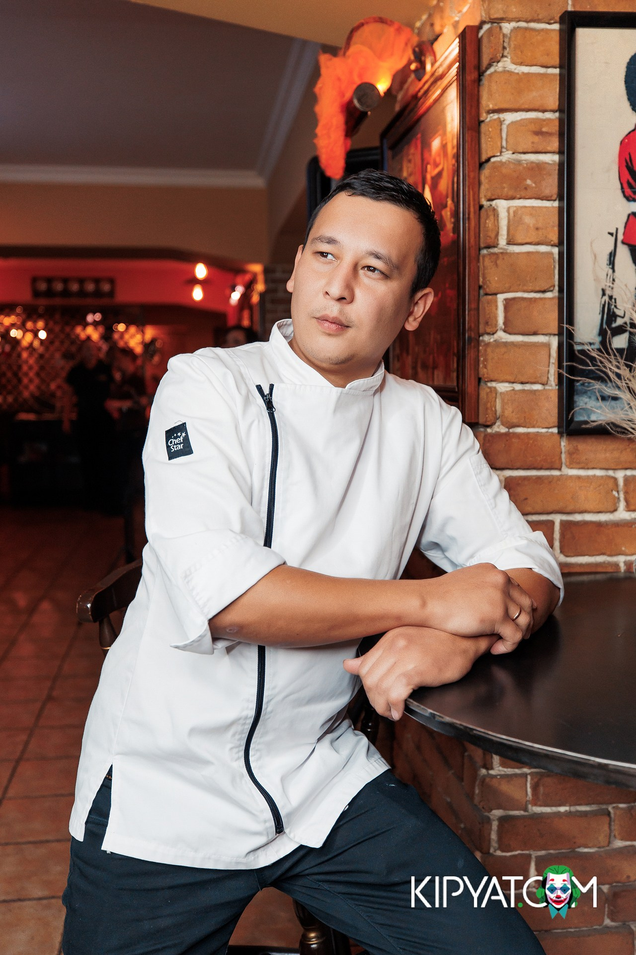 DICKENS RESTAURANT & BAR. КИПЯТКОМ АЛМАТЫ!