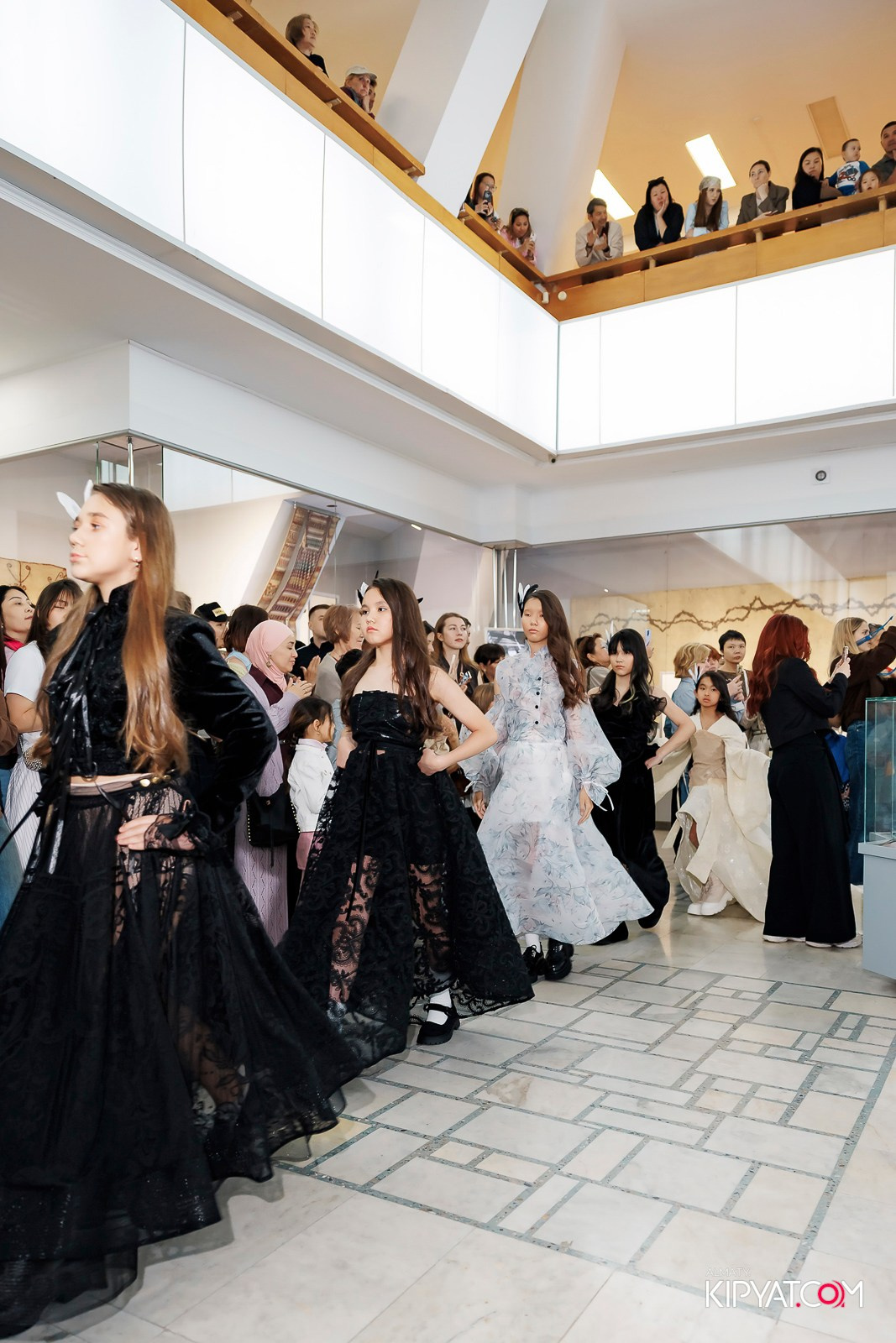 JUNIOR MODELS SHOW. ПЕРФОМАНС НОЧЬ В МУЗЕЕ. КИПЯТКОМ АЛМАТЫ! Фотосъемка мероприятий в Алматы