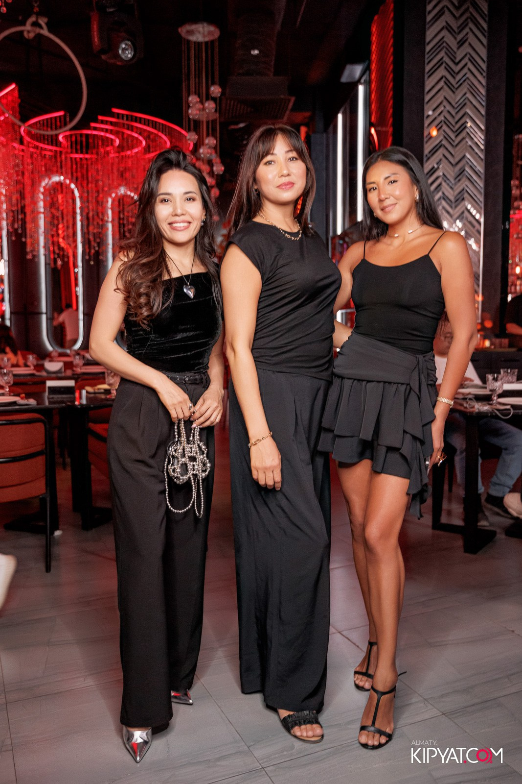 FRIENDS BAR & TERRACE. КИПЯТКОМ АЛМАТЫ!