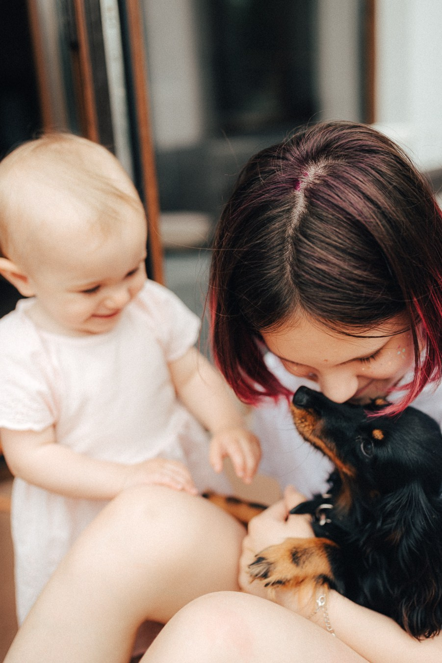 Коля, Ксюша, Саша, Андрей, Кира и бабушки | на даче