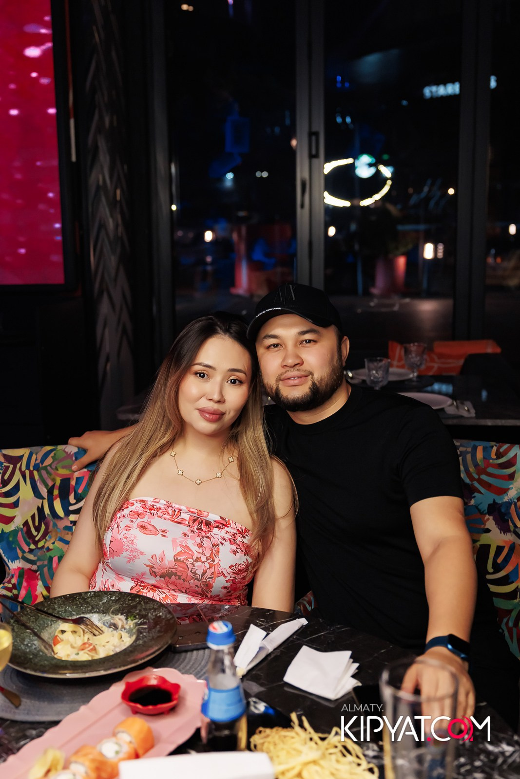 FRIENDS BAR & TERRACE. КИПЯТКОМ АЛМАТЫ!