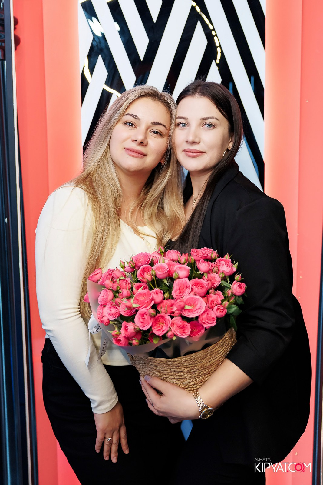 ЗАЯ, НА БИС. КИПЯТКОМ АЛМАТЫ! Фотосъемка мероприятий в Алматы