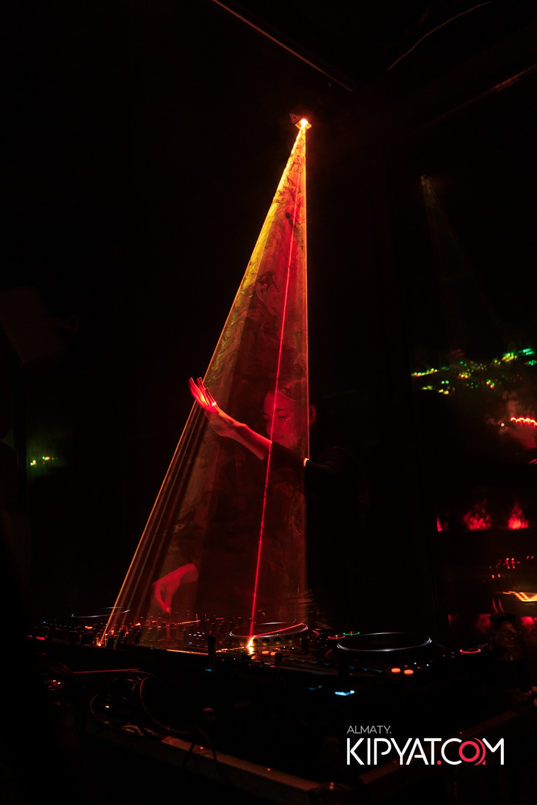 EDEN. КИПЯТКОМ АЛМАТЫ!