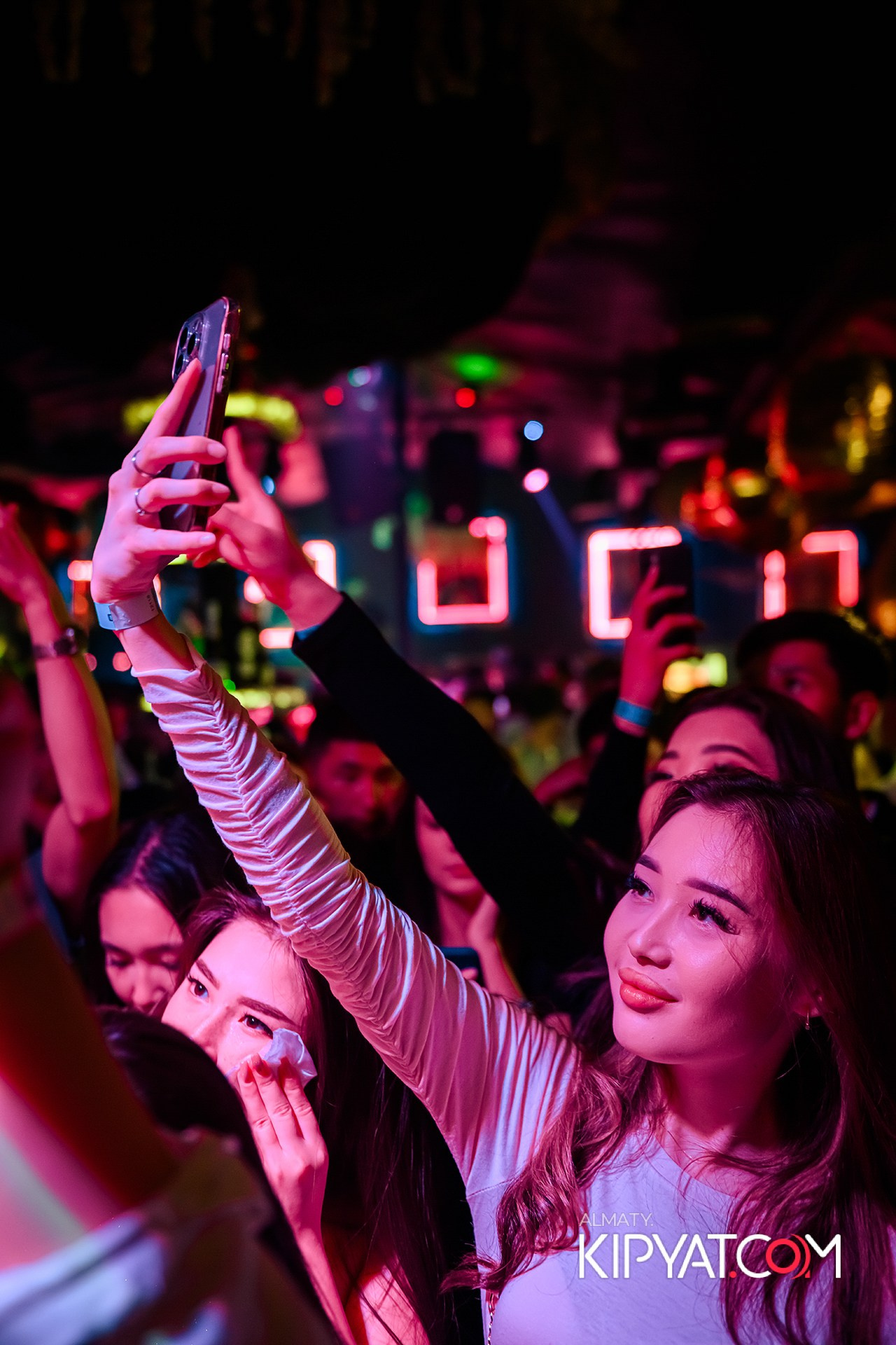 Uyat Emes Ваr. КИПЯТКОМ АЛМАТЫ!