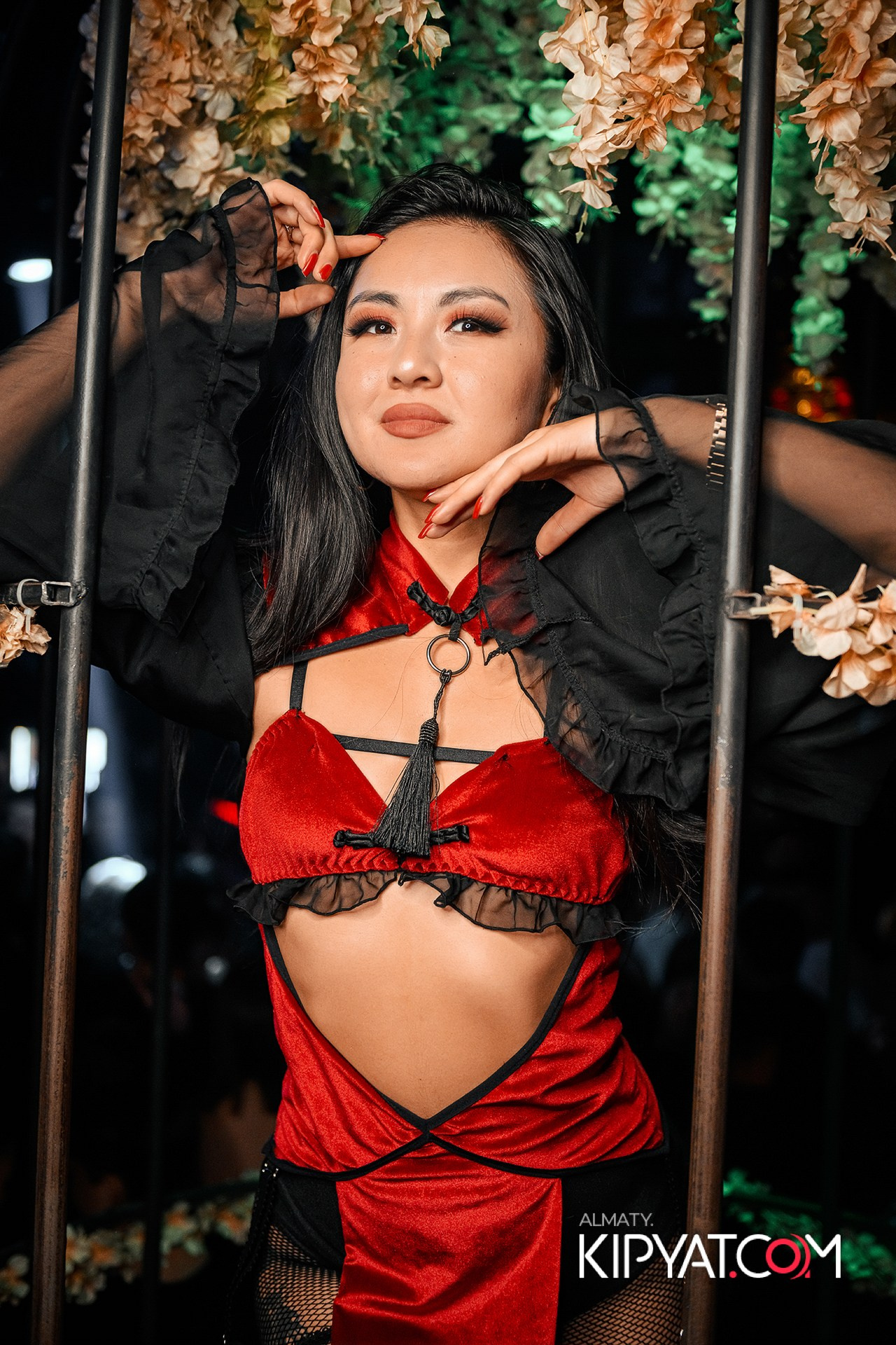 UYAT EMES BAR. КИПЯТКОМ АЛМАТЫ!