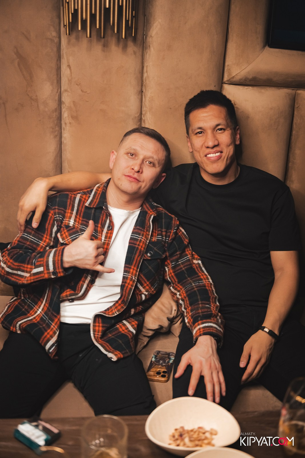 LAUREATE GRANDE CAFE. КИПЯТКОМ АЛМАТЫ!