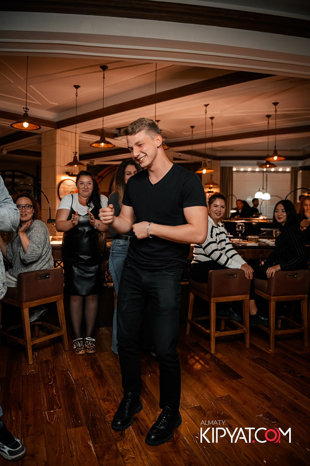 ЖИГУЛИ БАР. КИПЯТКОМ АЛМАТЫ!