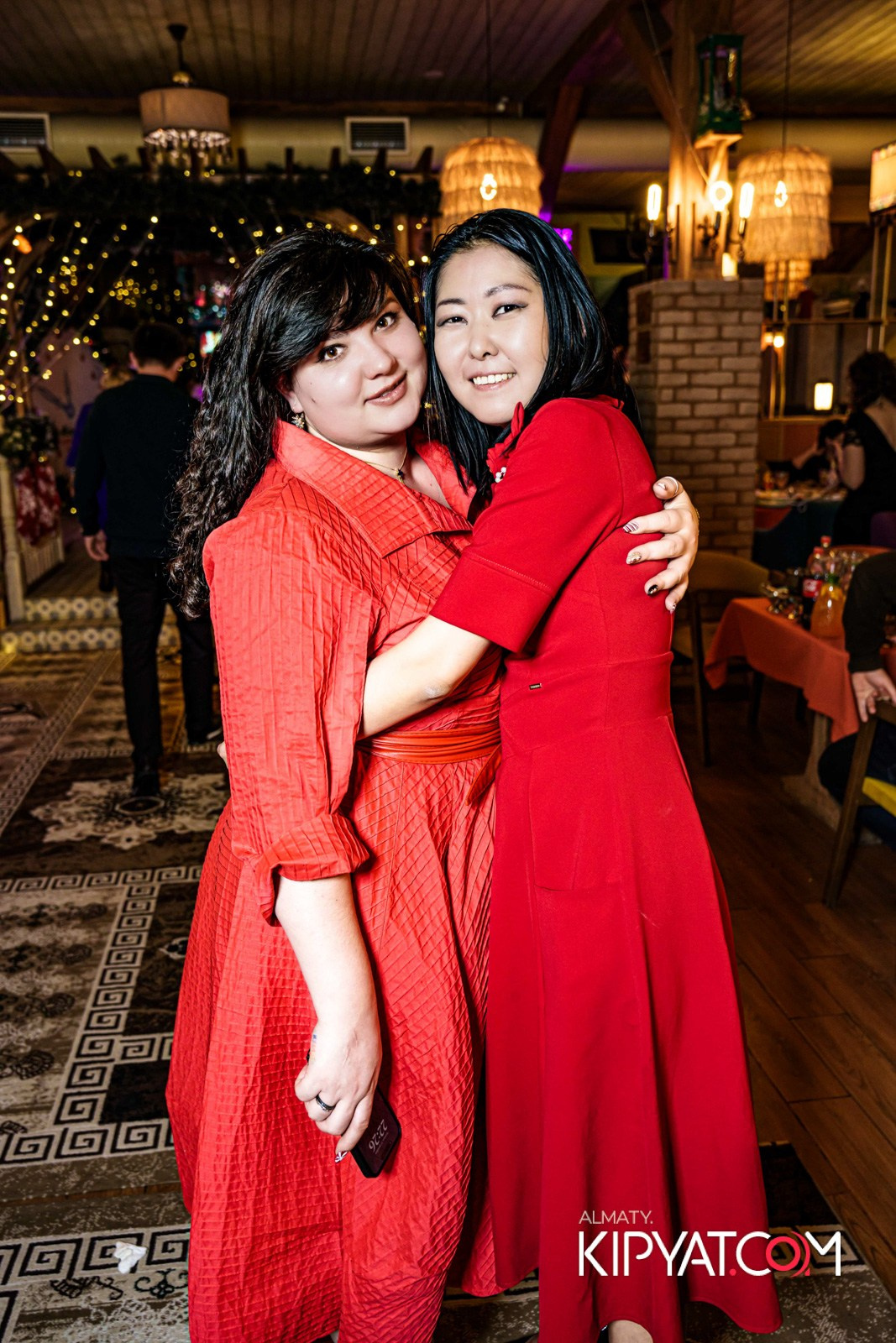 ГРУЗИНСКИЙ ДВОР НА КАБАНБАЙ БАТЫРА. КИПЯТКОМ АЛМАТЫ!