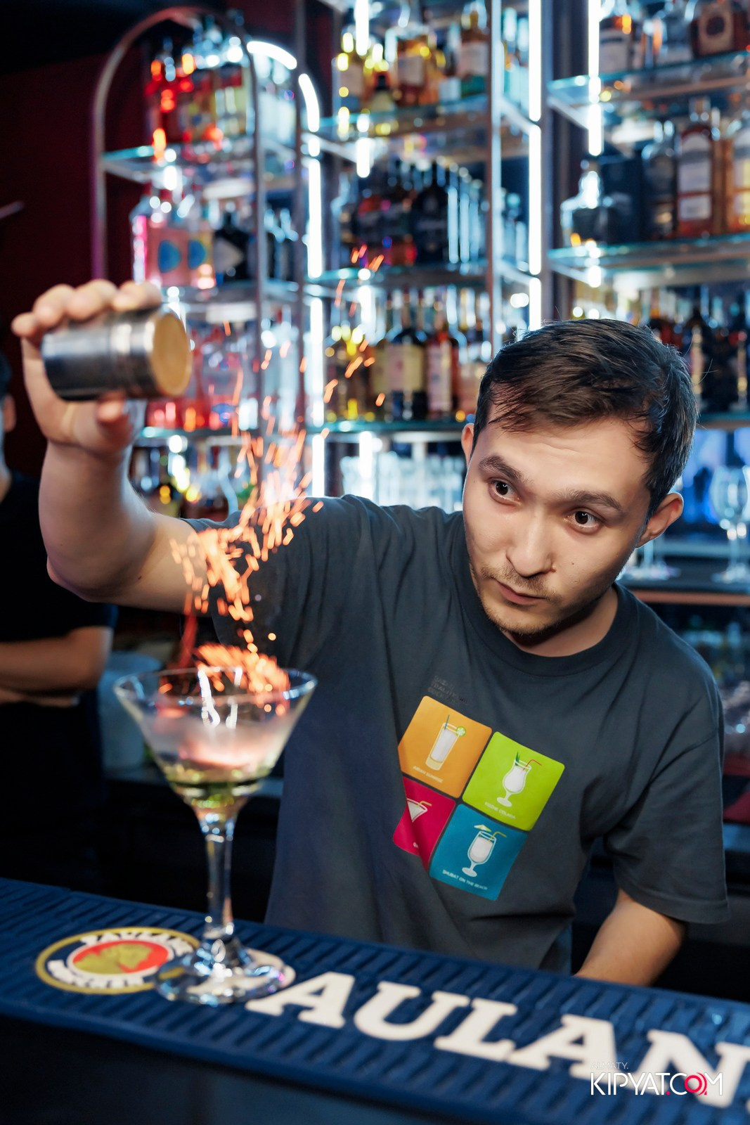 ЗАЯ, НА БИС. КИПЯТКОМ АЛМАТЫ!