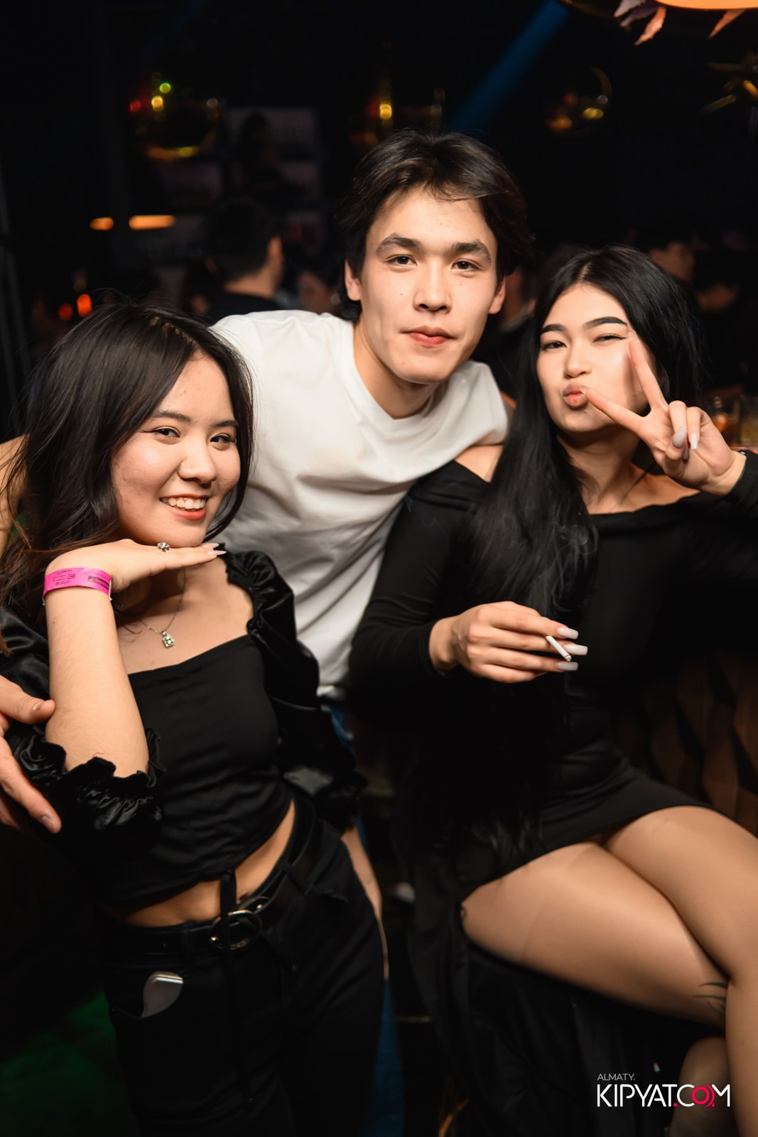 UYAT EMES BAR. КИПЯТКОМ АЛМАТЫ!