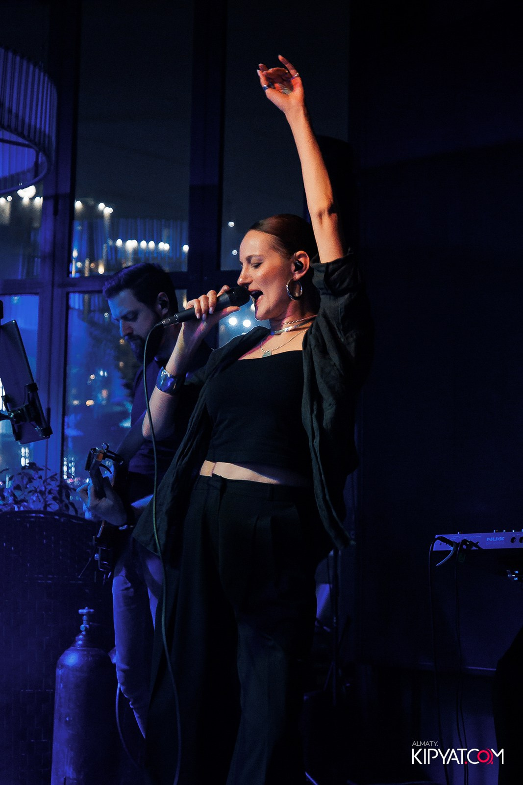 FRIENDS BAR & TERRAACE. КИПЯТКОМ АЛМАТЫ!