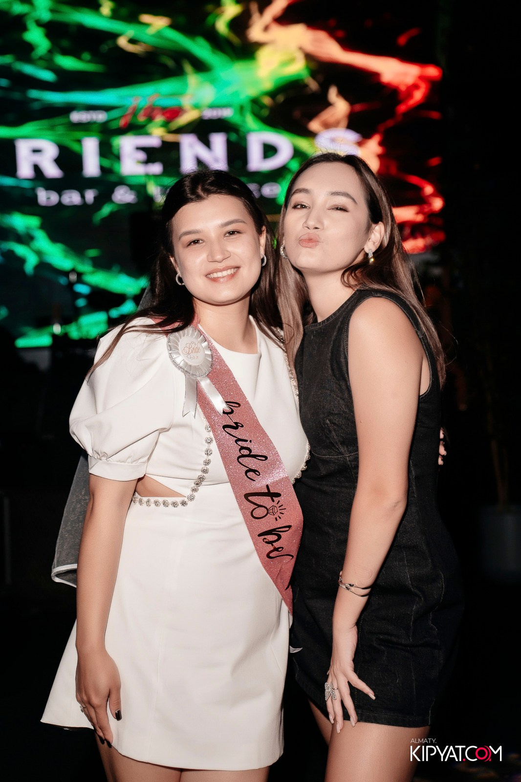 FRIENDS BAR & TERRACE. КИПЯТКОМ АЛМАТЫ!