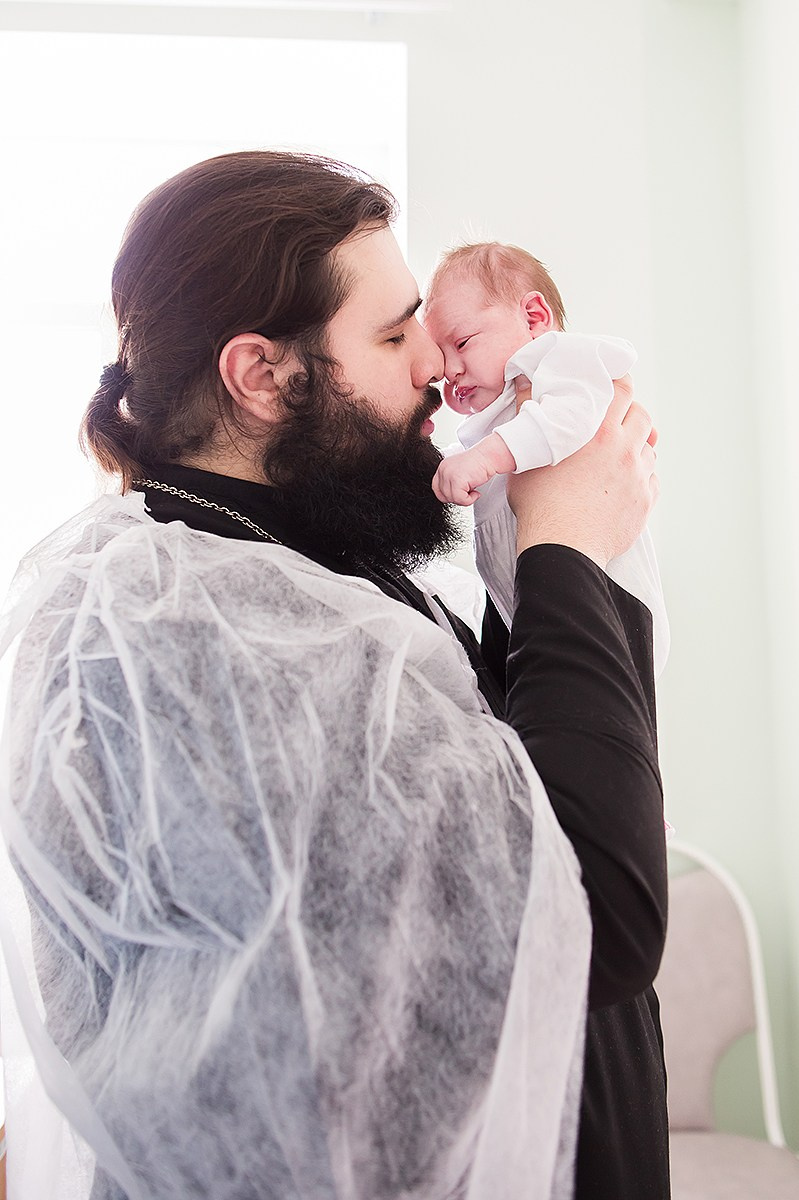 Выписка из роддома. Репортажный, семейный и детский фотограф в Пензе и Заречном Арина Ермилова. Картины барельеф на заказ