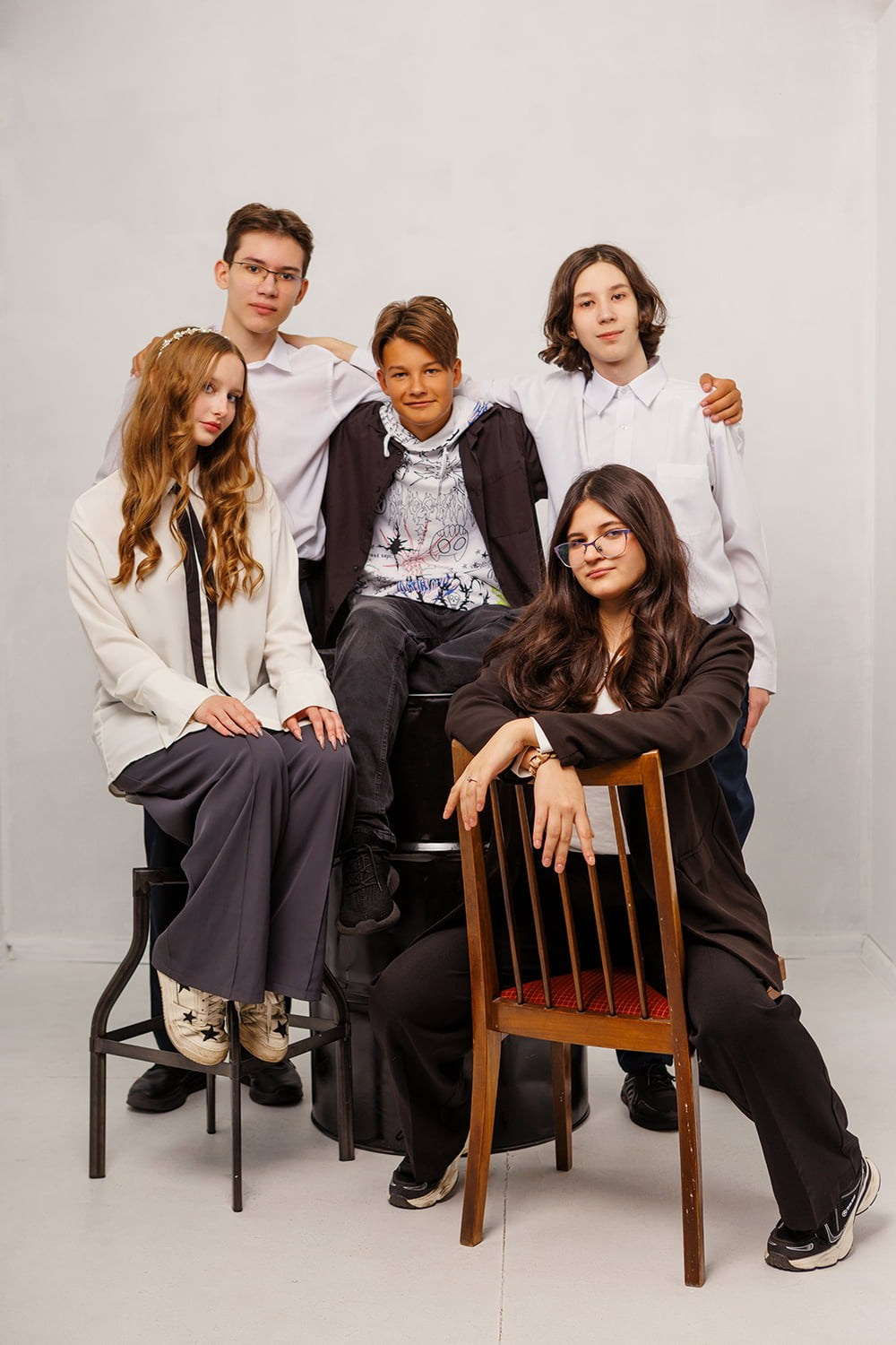 Студийная фотосессия для альбома 14 гимназия 9б. СИГМА | Студия выпускных альбомов Красноярск