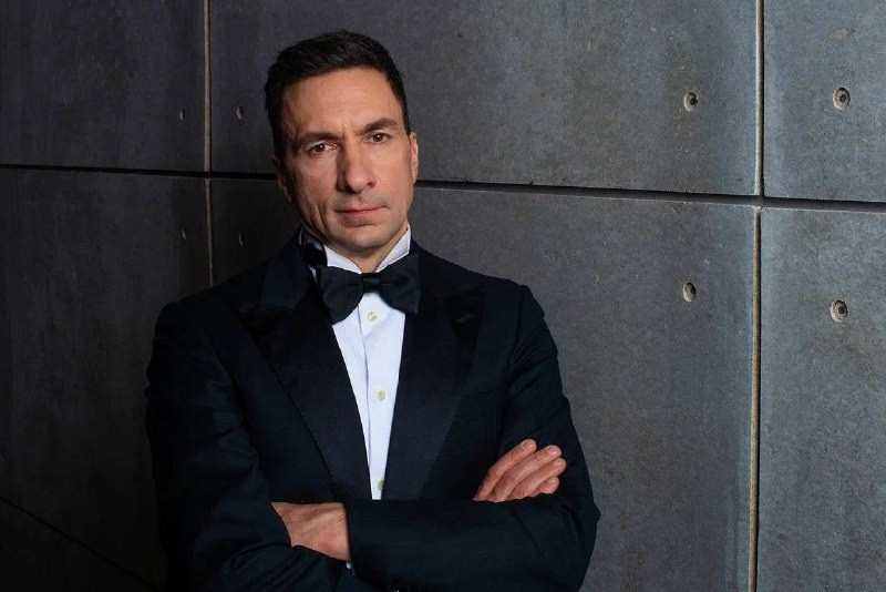 Деловой портрет. Фотограф для маркетплейсов Михаил Бове