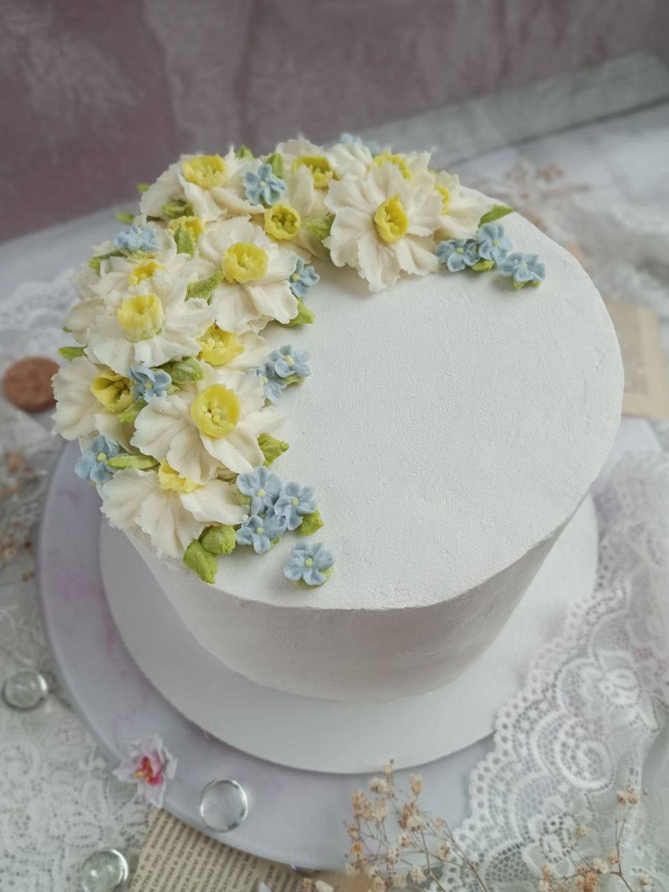 Работы учениц. Аникина Юлия / Кремовая флористика в корейской технике