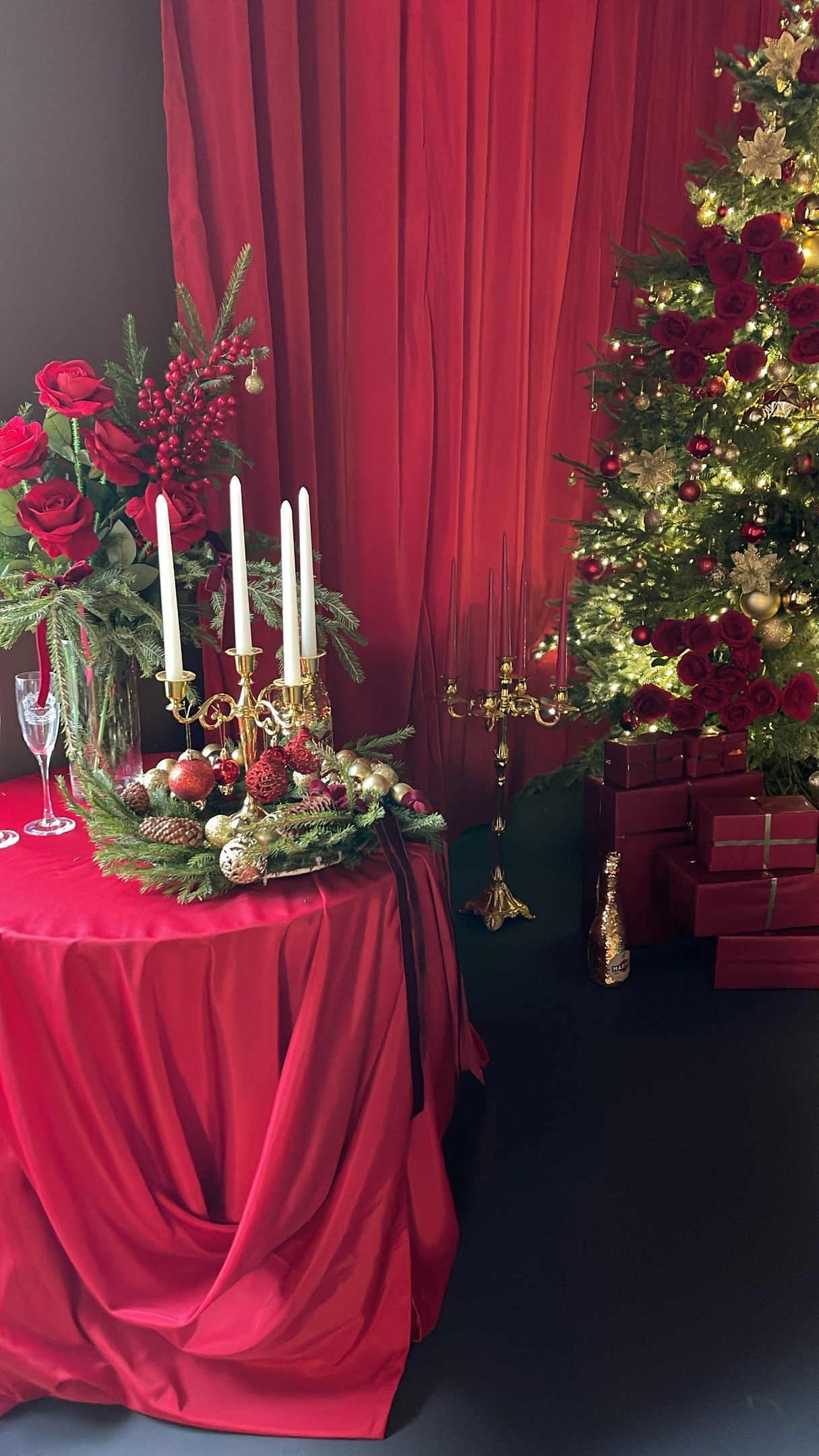 Новогодние фотостудии Екатеринбурга 2025. Фотограф в Екатеринбурге Артём Зайнетдинов